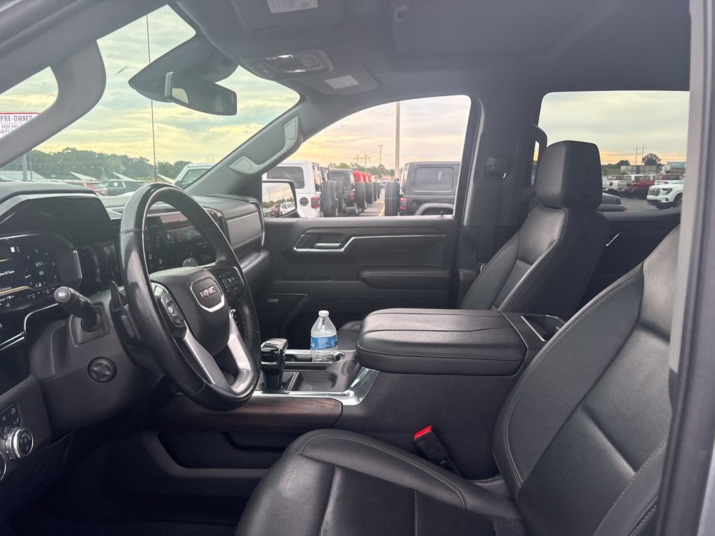Used 2023 GMC Sierra 1500 SLT w/ SLT Premium Plus Package AWD/4WD image 19