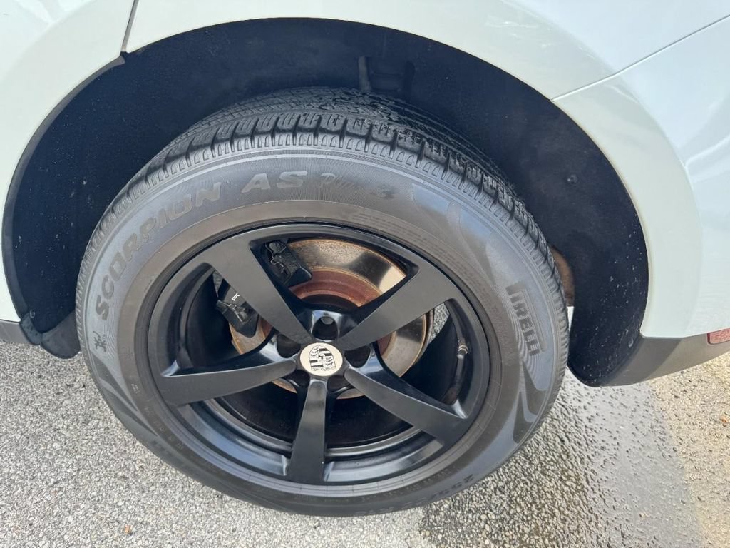 Used 2018 Porsche Macan AWD/4WD image 6