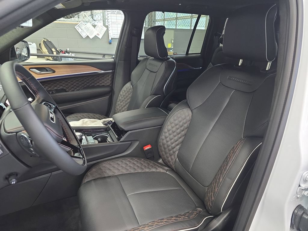 New 2026 Jeep Grand Cherokee Summit w/ Obsidian Package AWD/4WD image 15