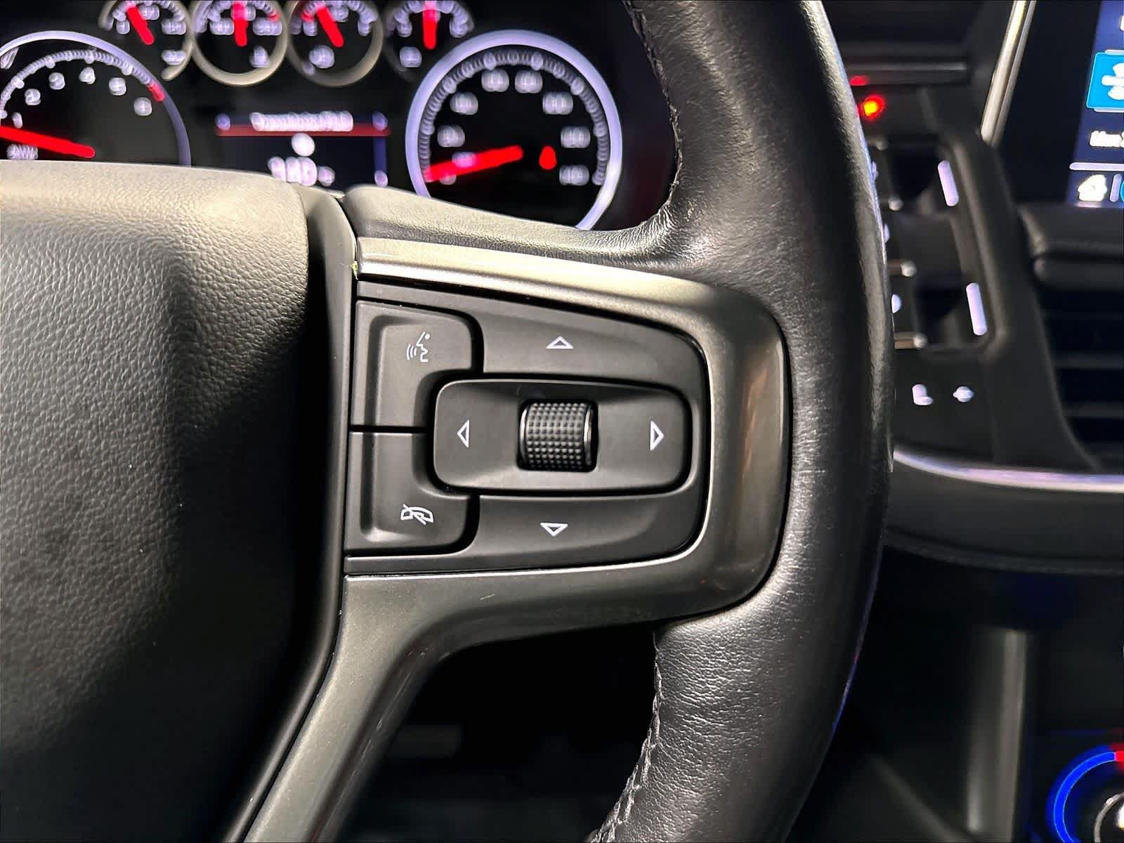 Used 2021 Chevrolet Tahoe Z71 w/ Luxury Package AWD/4WD image 21