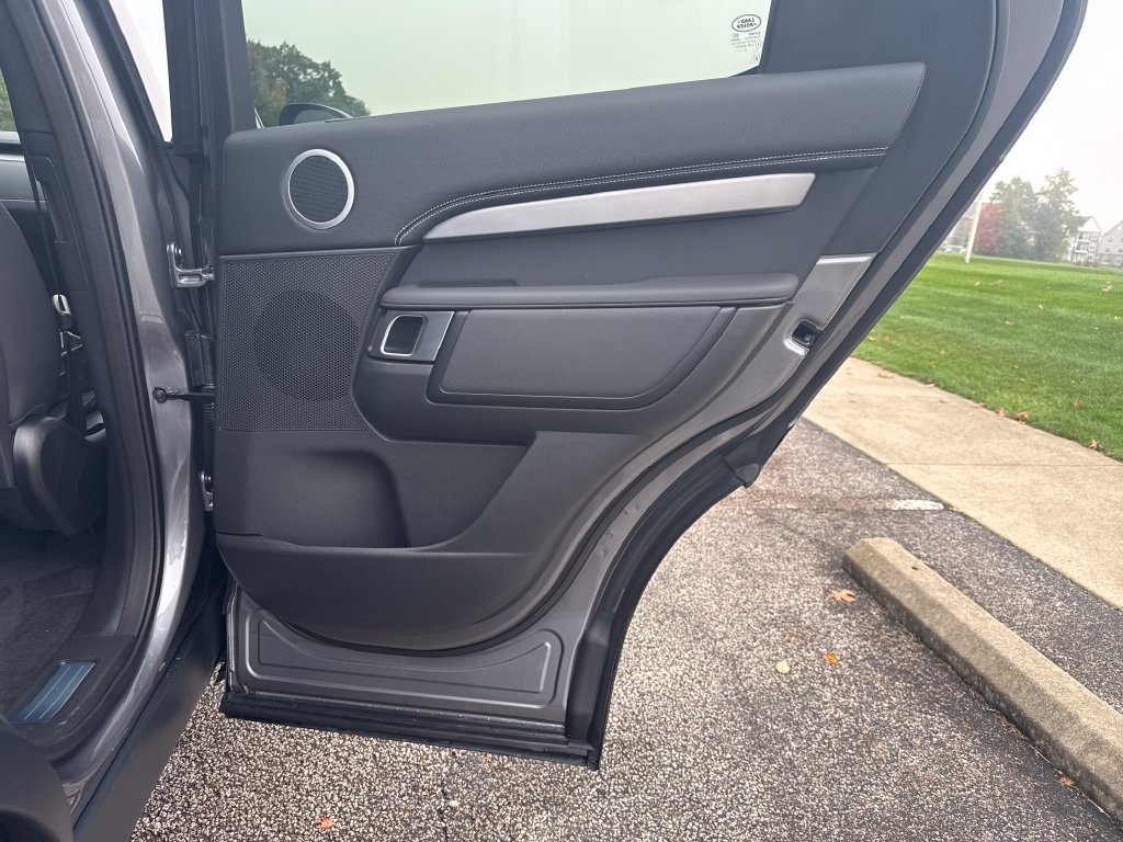 Used 2026 Land Rover Discovery Limited Edition AWD/4WD image 19