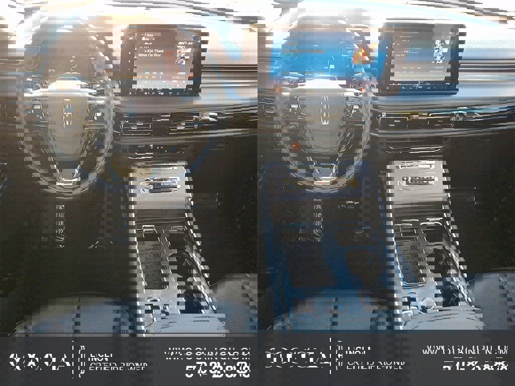 Certified 2025 Lincoln Aviator AWD image 11