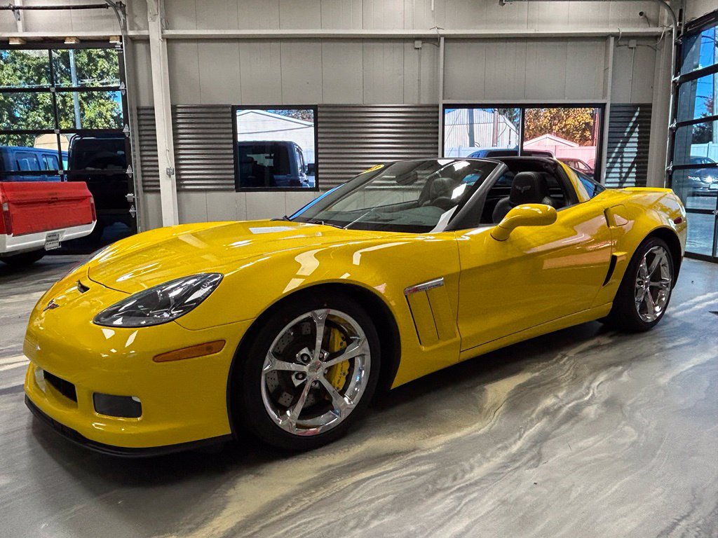 Used 2013 Chevrolet Corvette Grand Sport w/ 4LT Preferred Equipment Group RWD image 2