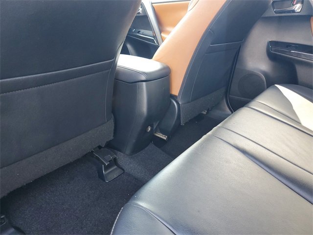 Used 2017 Toyota RAV4 SE image 11