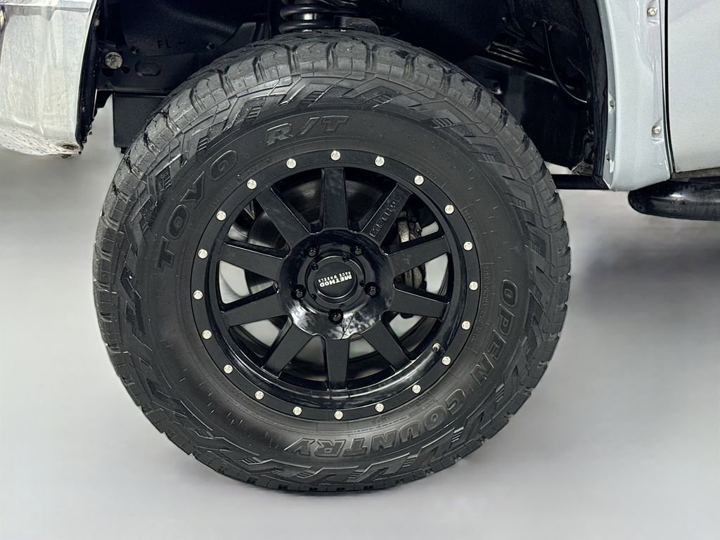 Used 2020 Toyota Tundra Limited w/ Limited Premium Package AWD/4WD image 11