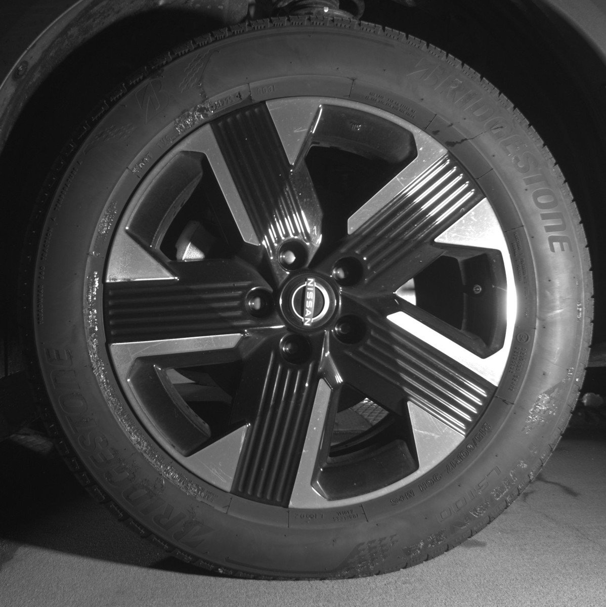 Used 2025 Nissan Kicks SV image 12