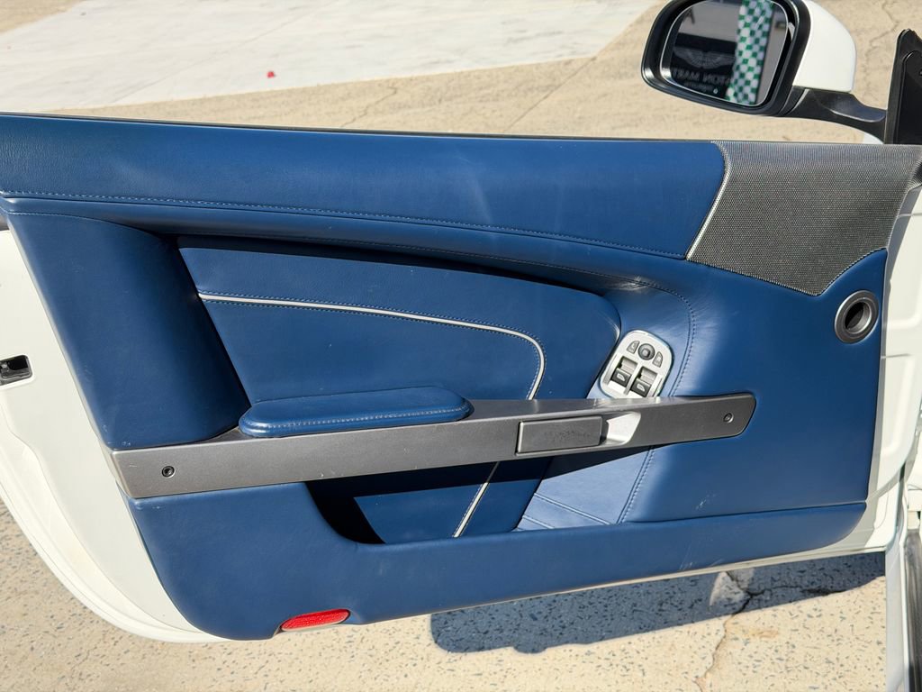 Used 2015 Aston Martin DB9 Coupe image 25