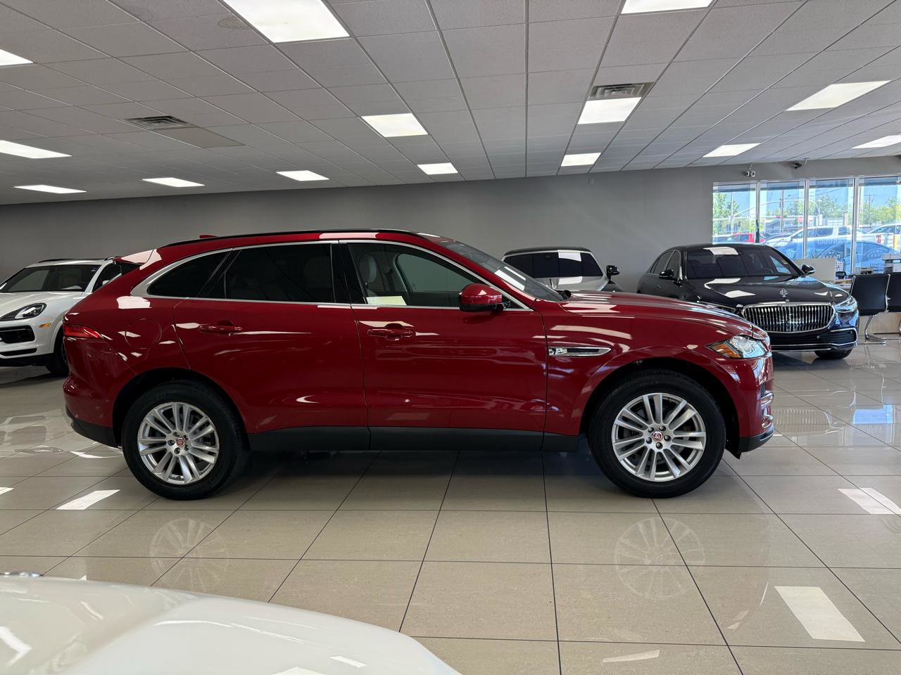 Used 2019 Jaguar F-PACE Prestige AWD/4WD image 3