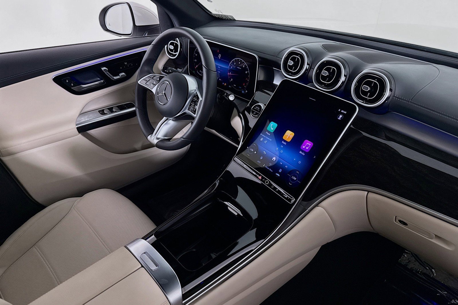 Certified 2025 Mercedes-Benz GLC 300 image 16