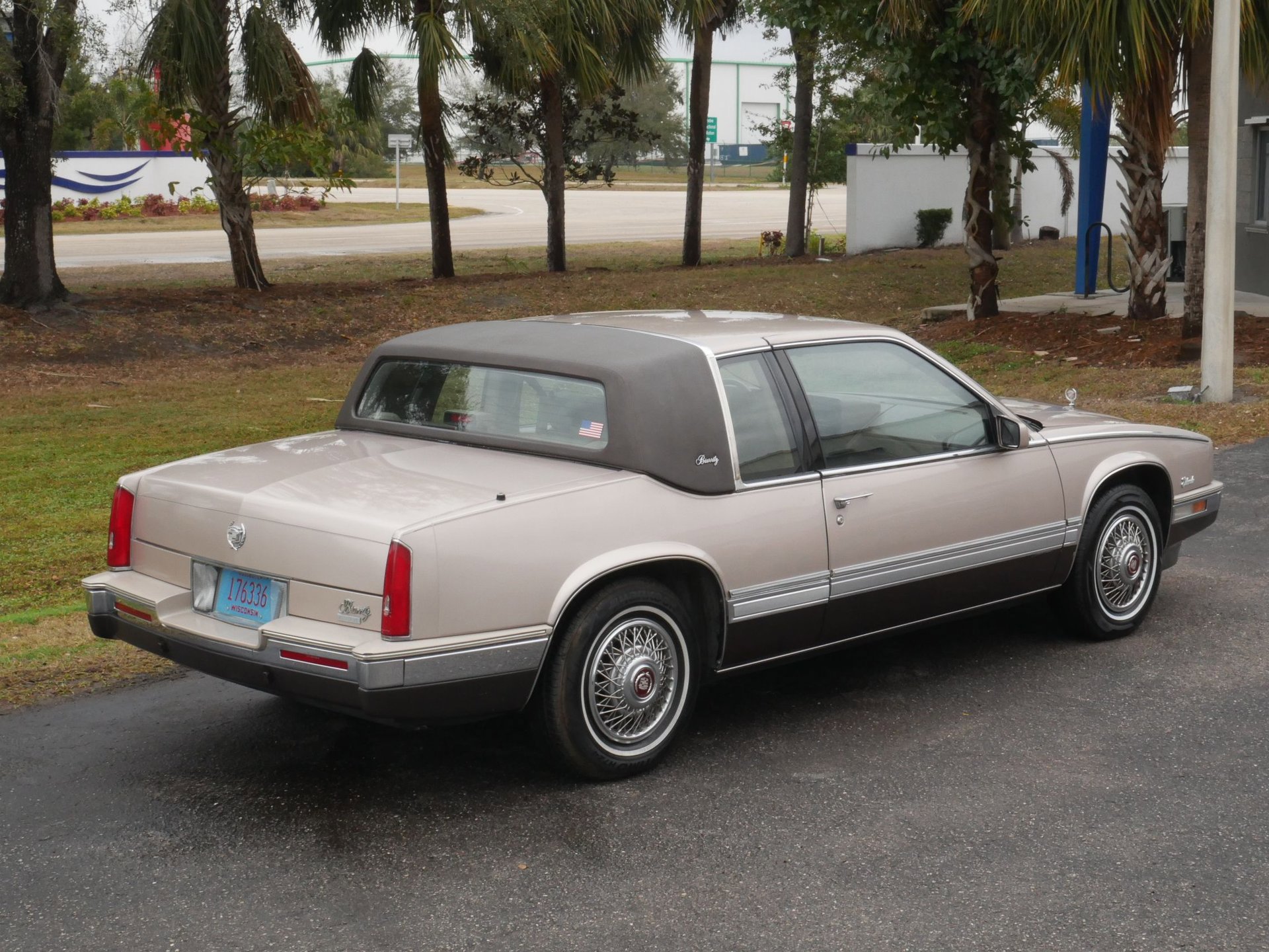 Used 1988 Cadillac Eldorado Coupe image 32