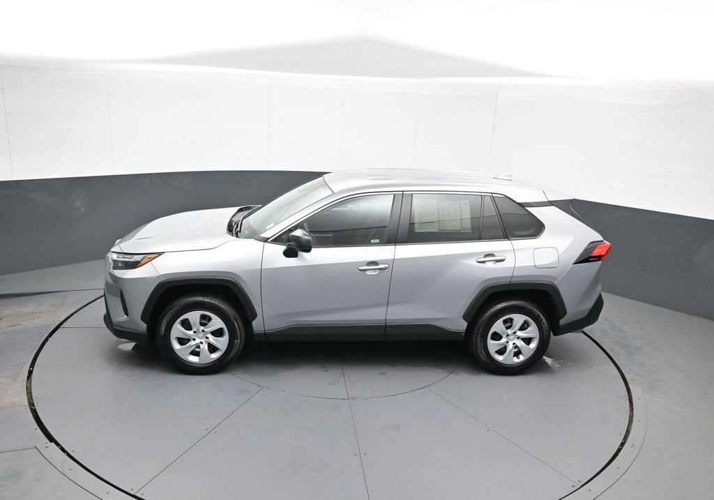 Certified 2025 Toyota RAV4 LE image 40