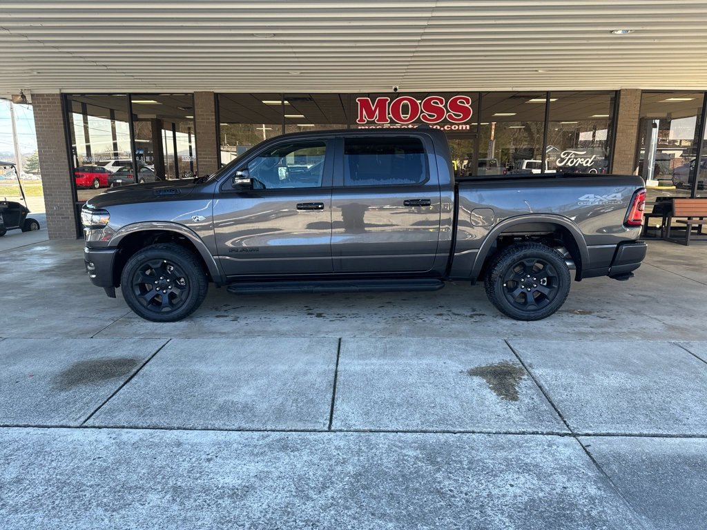 New 2026 RAM 1500 4x4 Crew Cab image 7