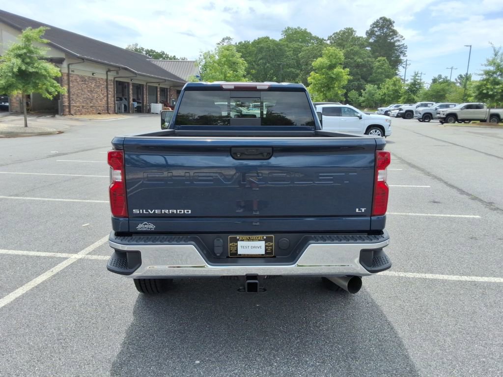 Used 2023 Chevrolet Silverado 2500 LT AWD/4WD image 6