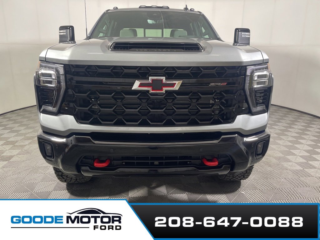 Used 2026 Chevrolet Silverado 2500 ZR2 w/ LPO, Dark Essentials Package image 3