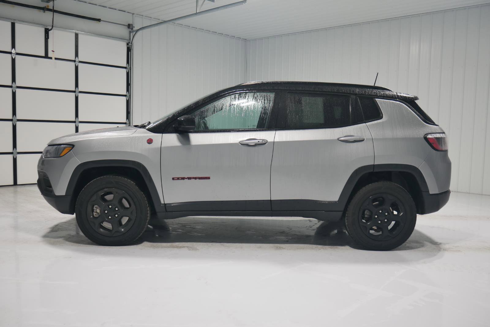 Used 2023 Jeep Compass Trailhawk image 8