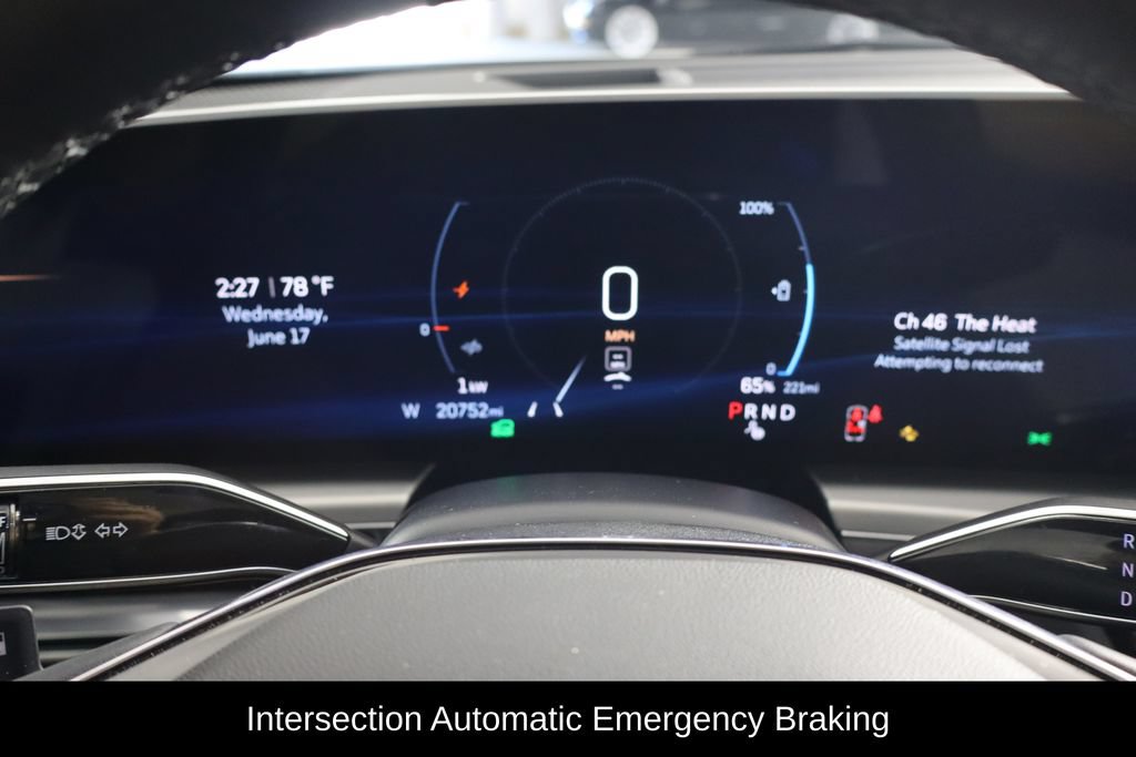 Used 2024 Cadillac Lyriq Luxury RWD image 11