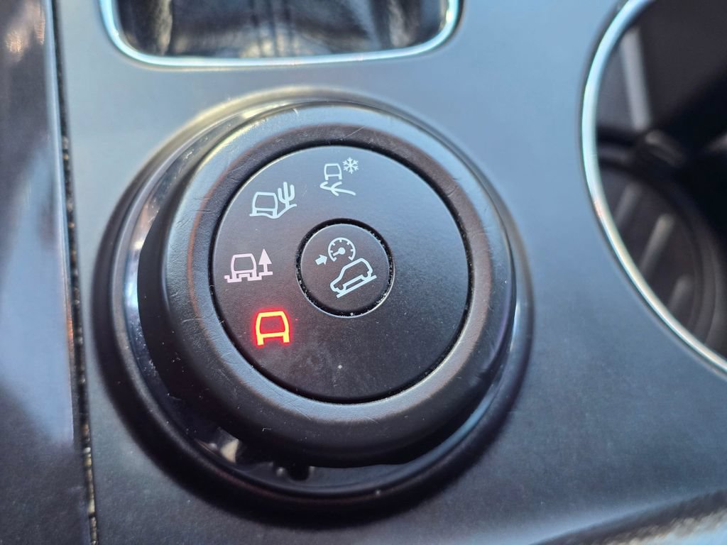 Used 2018 Ford Explorer XLT w/ Equipment Group 202A AWD/4WD image 26
