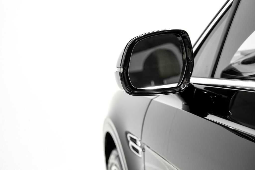 Used 2019 Bentley Bentayga image 34