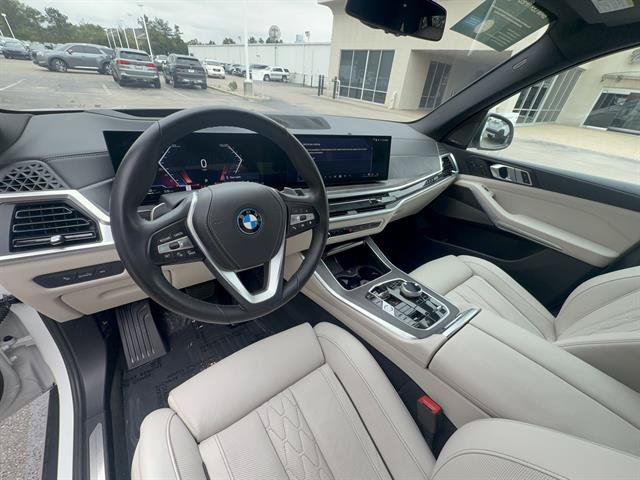 Used 2024 BMW X5 xDrive50e w/ Executive Package AWD/4WD image 12