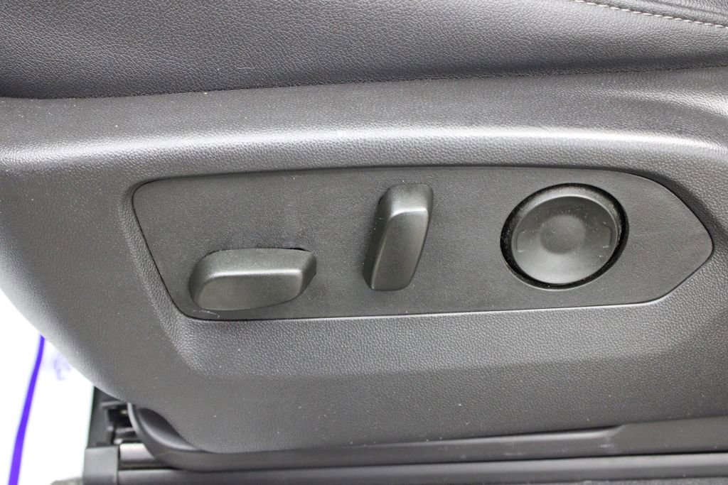 Used 2025 GMC Sierra 1500 SLT AWD/4WD image 20