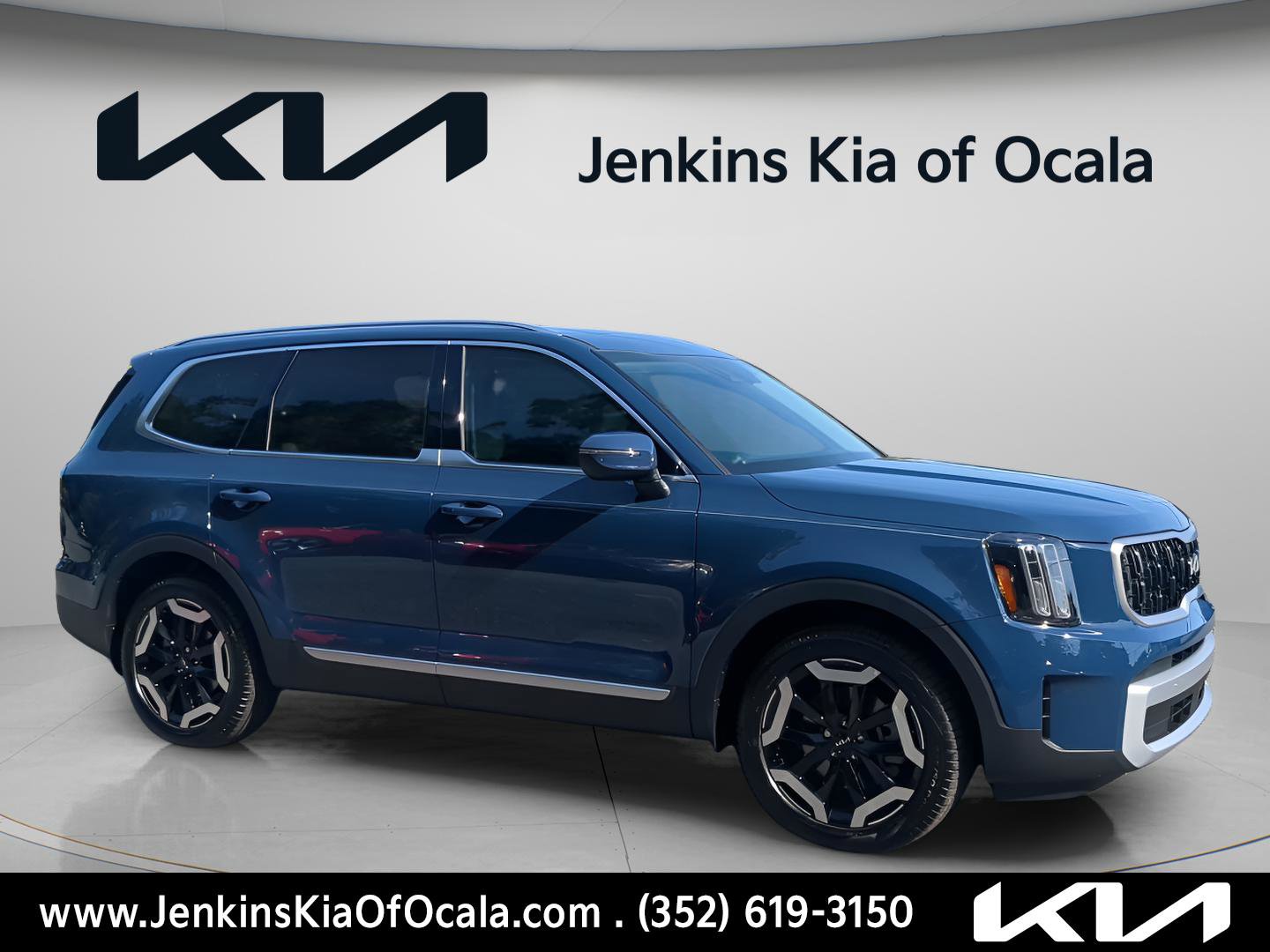 Certified 2025 Kia Telluride EX image 1