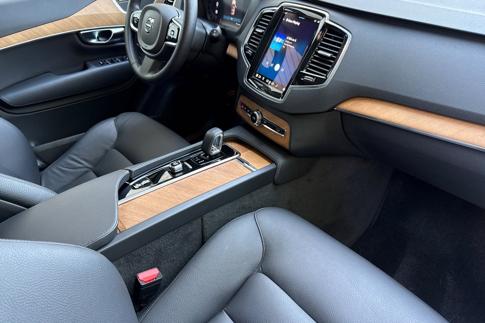 Used 2025 Volvo XC90 B6 Ultra image 21