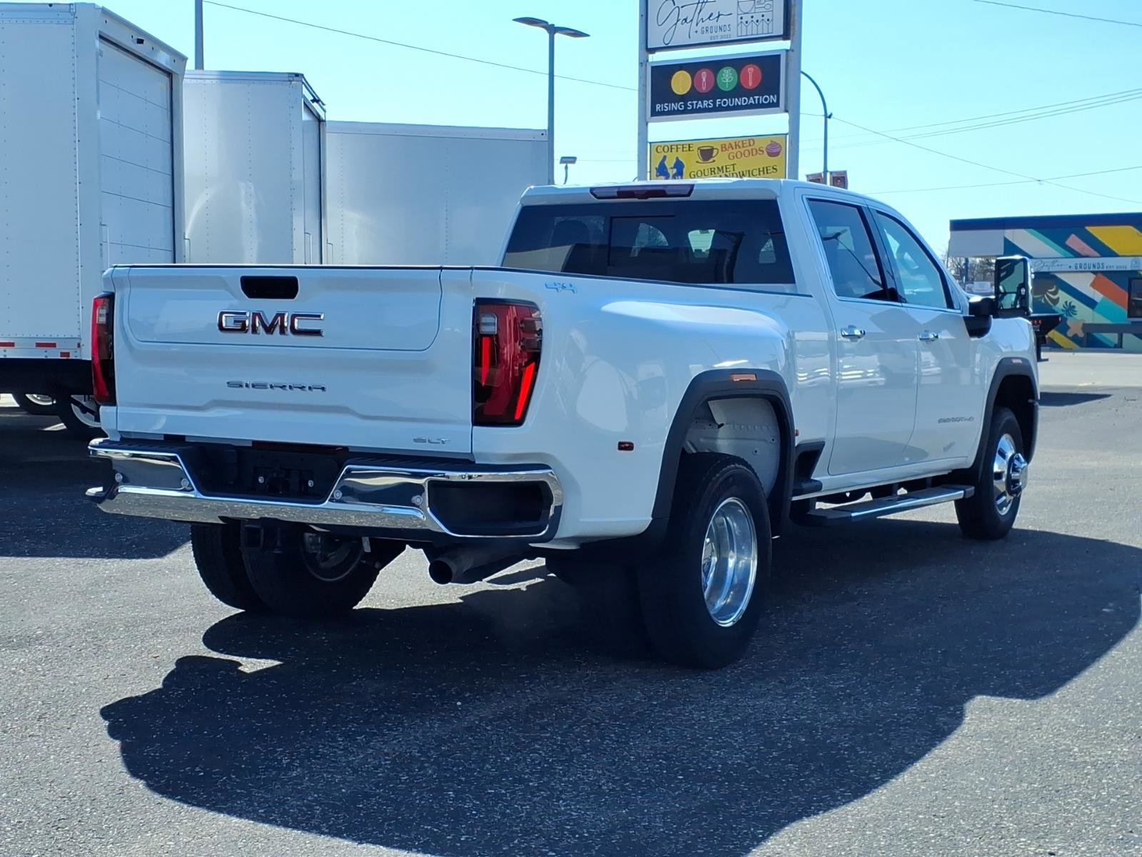 New 2025 GMC Sierra 3500 SLT w/ SLT Premium Package image 4