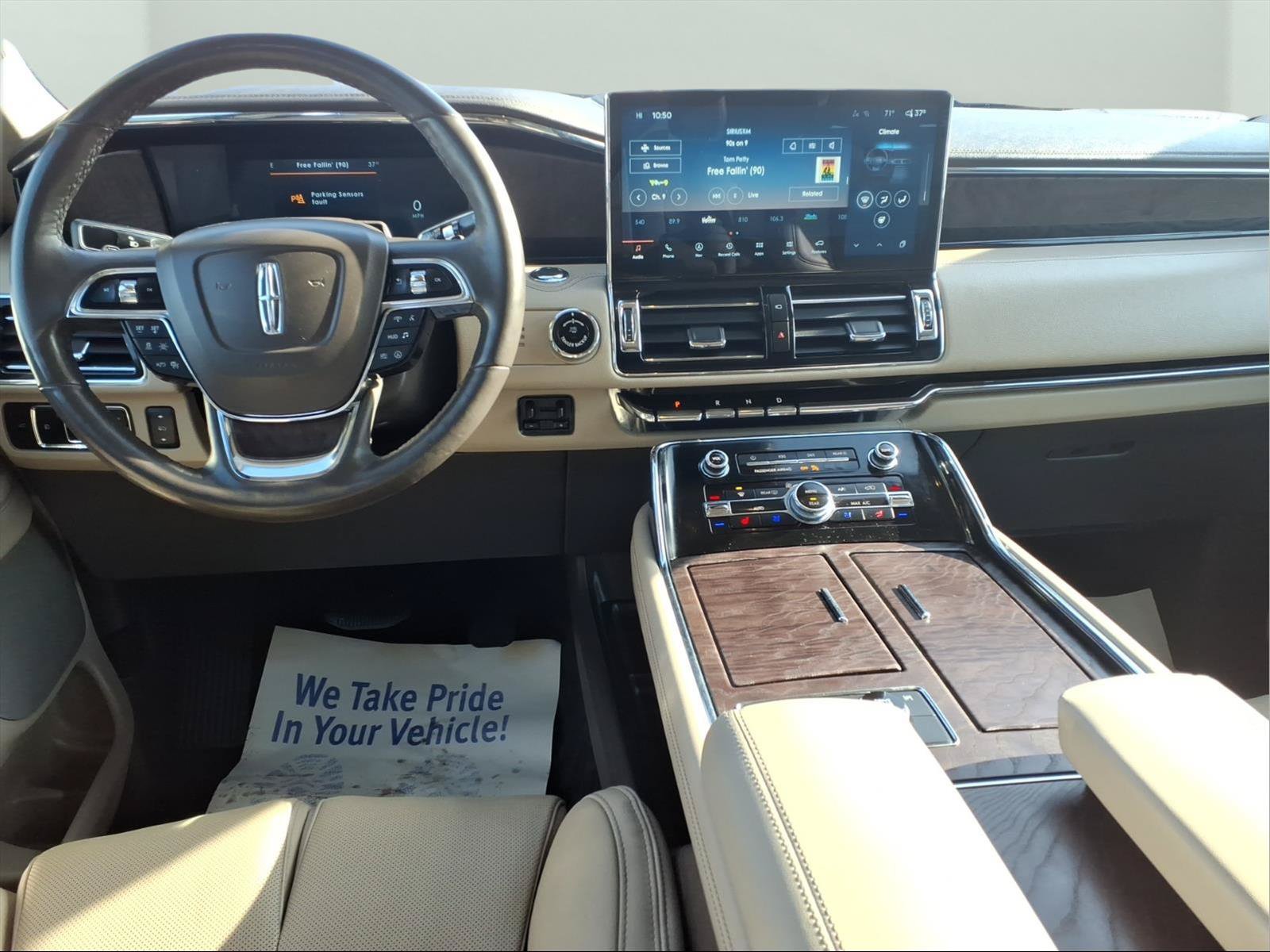Used 2023 Lincoln Navigator Reserve AWD/4WD image 9