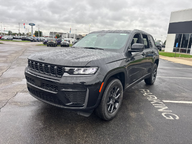 New 2027 Jeep Grand Cherokee Altitude AWD/4WD image 3