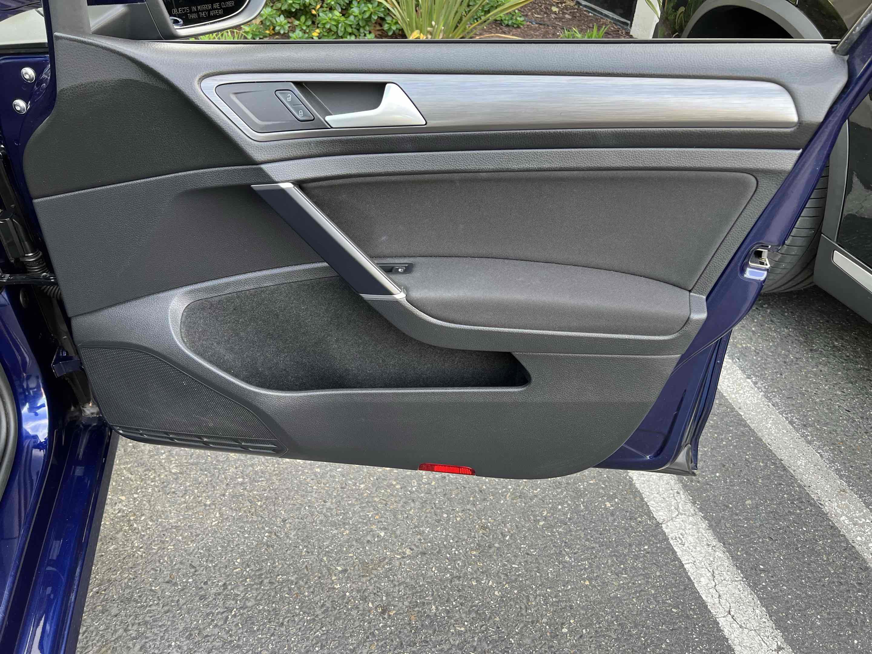 Used 2019 Volkswagen e-Golf SE w/ Driver Assistance Package image 67