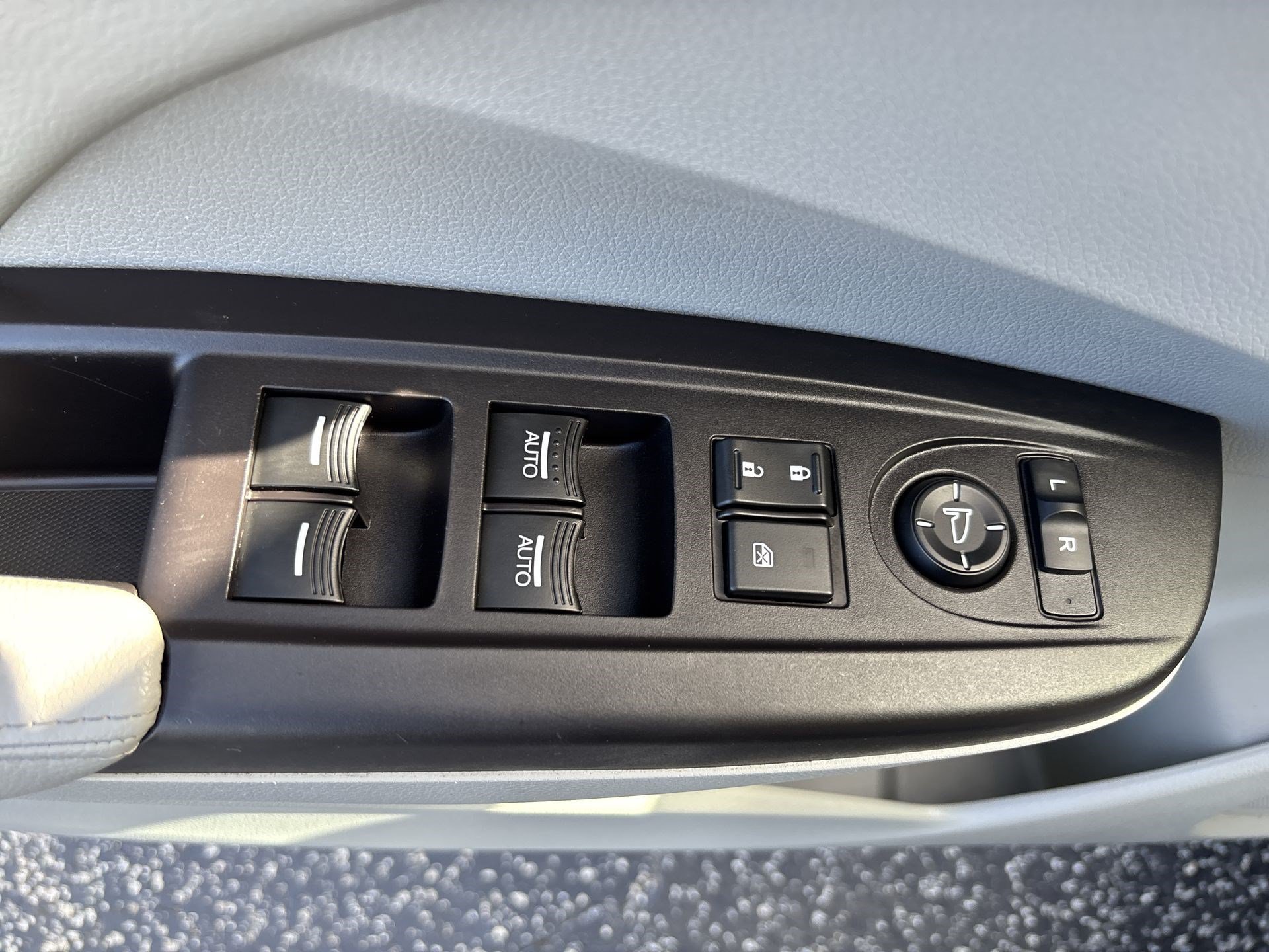 Used 2018 Acura RDX w/ Advance Package FWD image 15