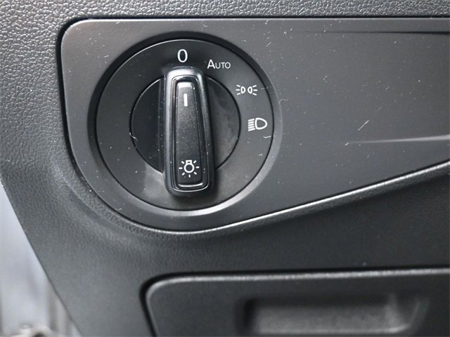 Used 2020 Volkswagen Tiguan S image 21