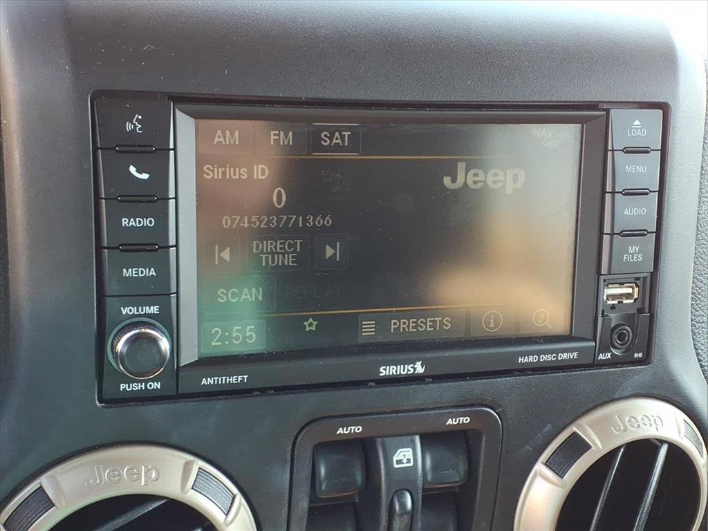 Used 2017 Jeep Wrangler 75th Anniversary image 20