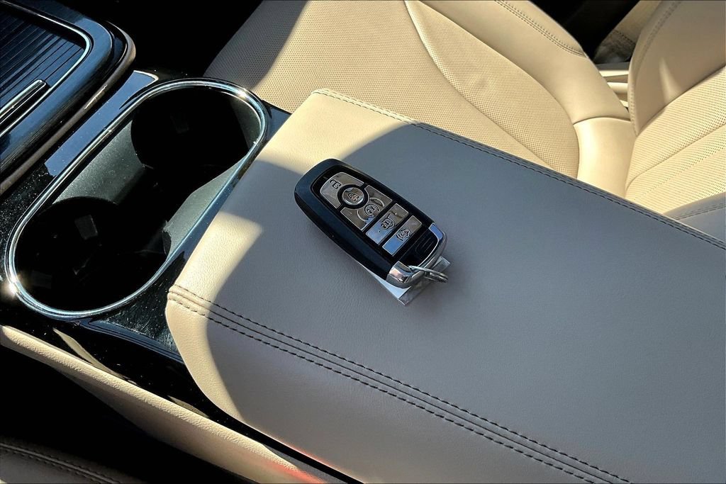 Used 2021 Lincoln Nautilus Reserve FWD image 38