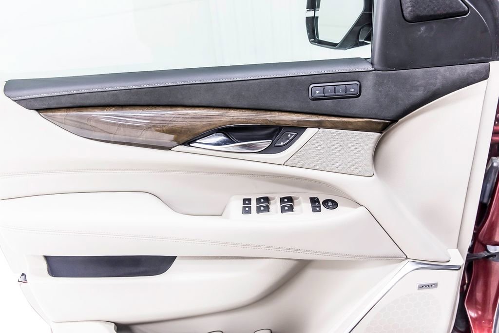 Used 2020 Cadillac Escalade Premium Luxury image 27