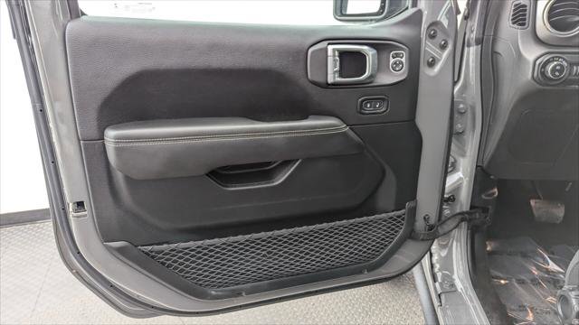 Used 2020 Jeep Gladiator Overland w/ Trailer Tow Package image 13