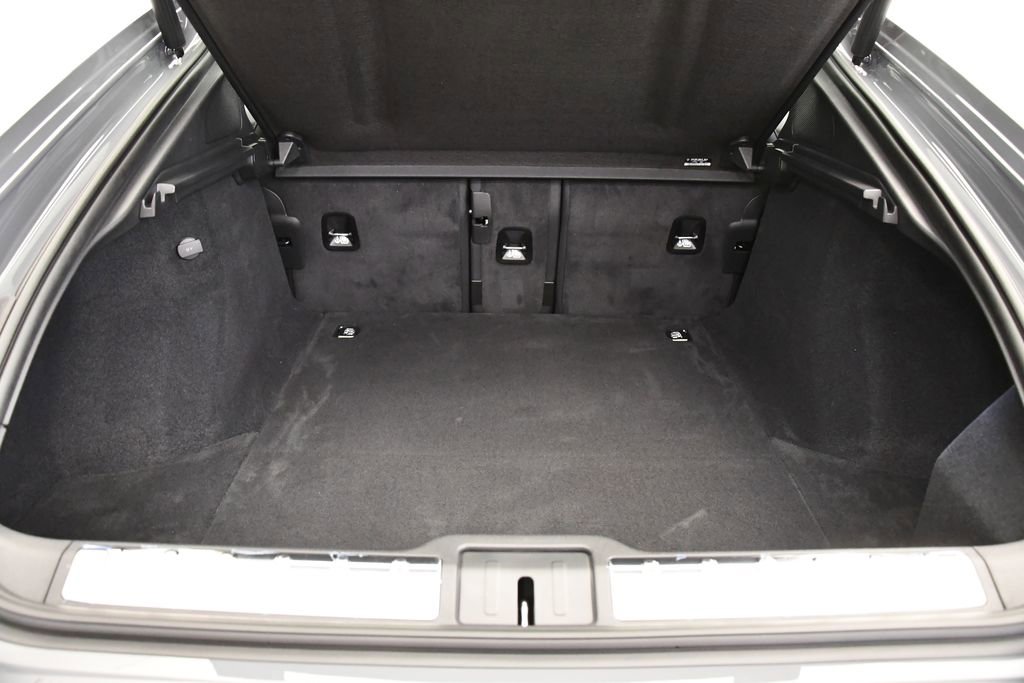 Used 2025 Porsche Panamera image 56