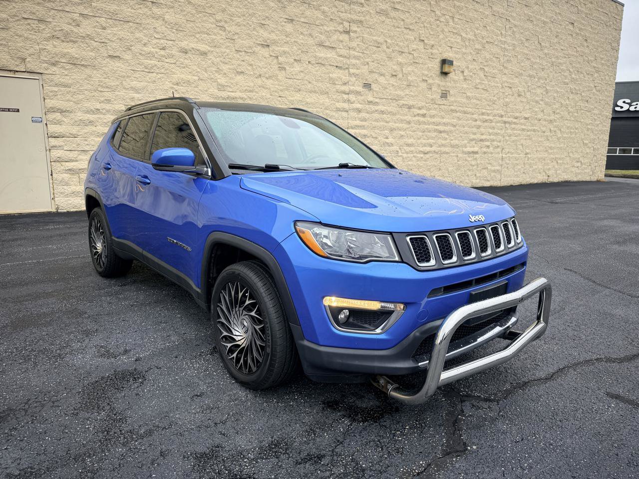 Used 2017 Jeep Compass Limited w/ Navigation Group AWD/4WD image 7