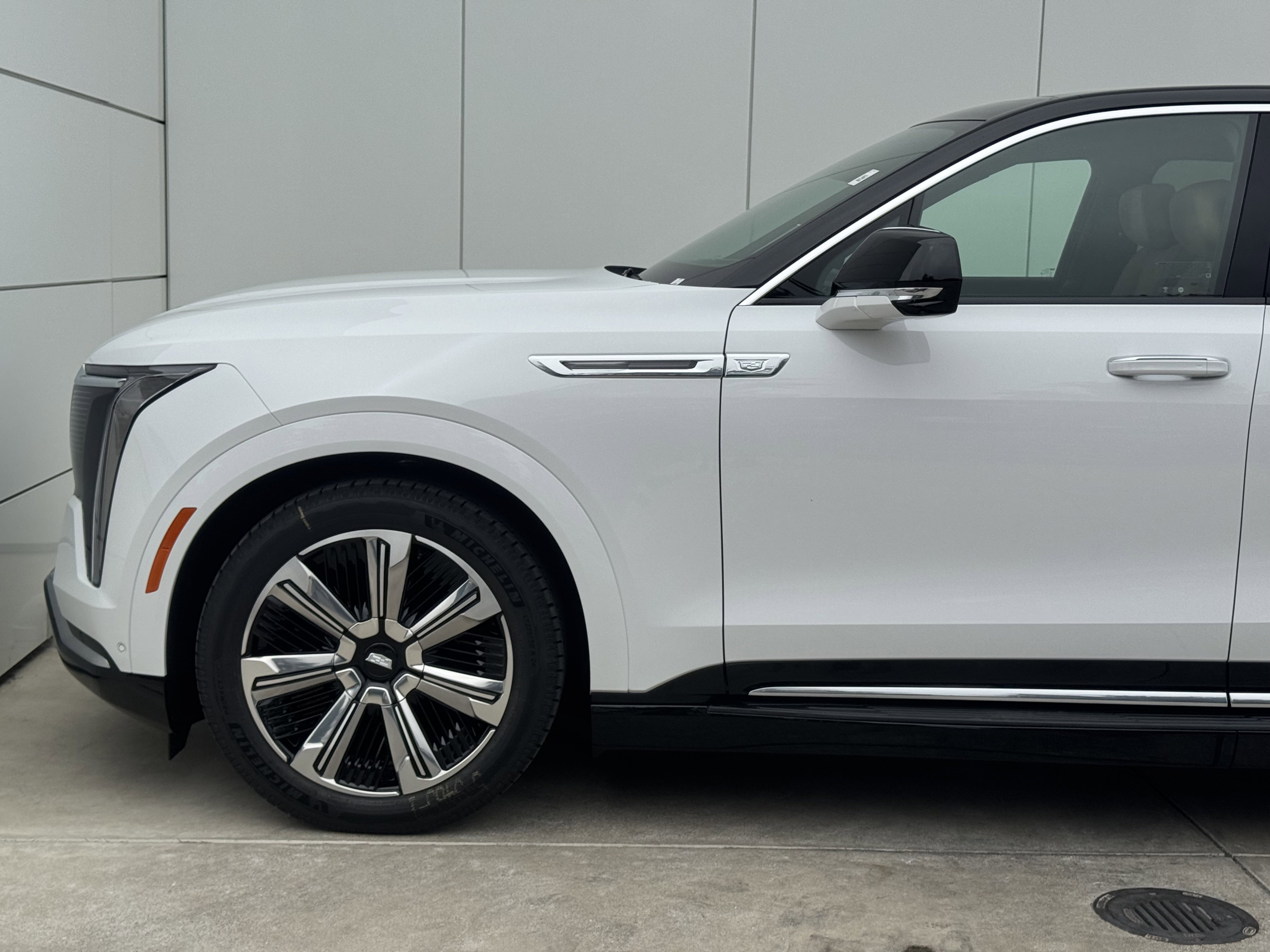 New 2025 Cadillac Escalade IQ Luxury 2 image 5