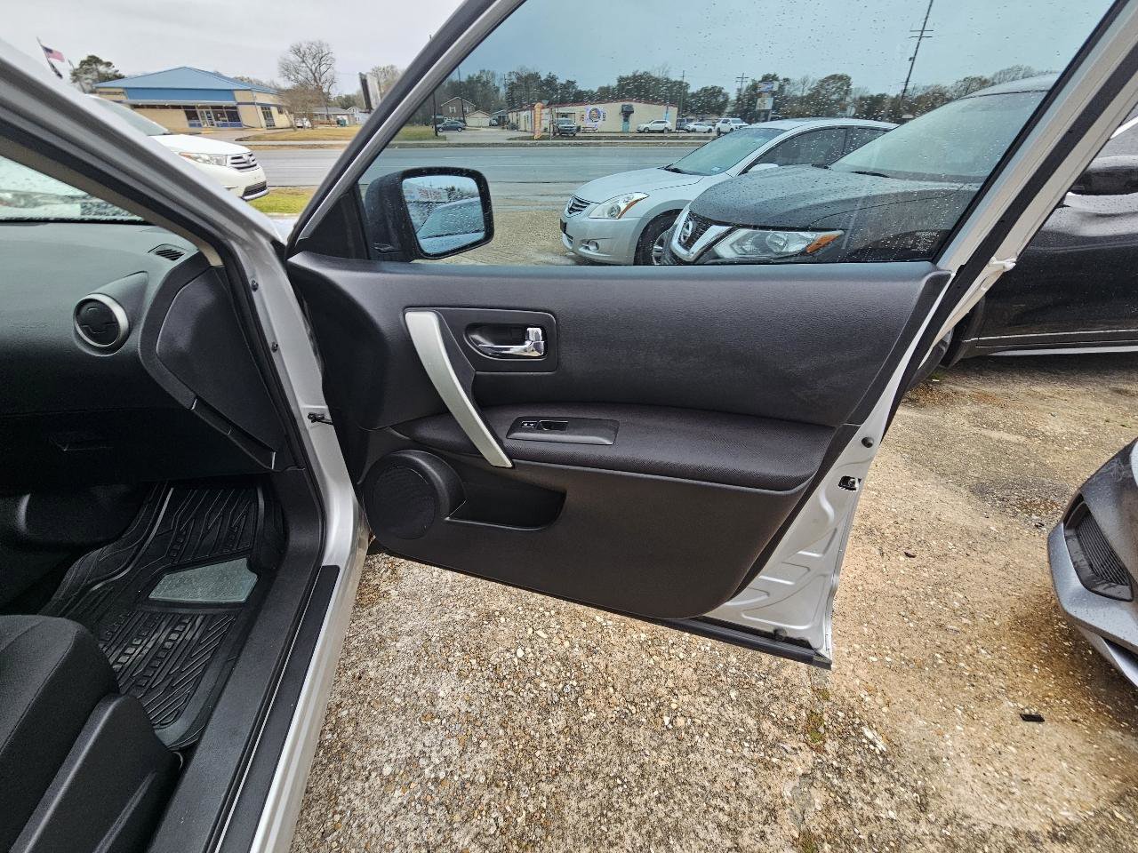 Used 2013 Nissan Rogue S image 20