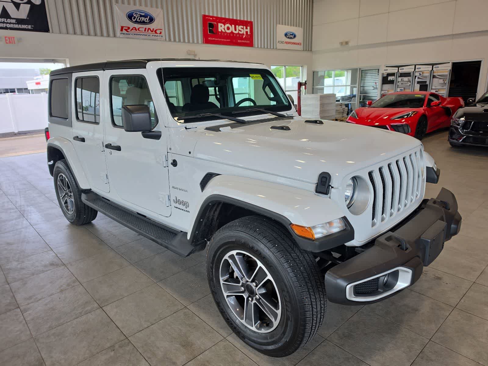 Used 2023 Jeep Wrangler Unlimited Sahara AWD/4WD image 5