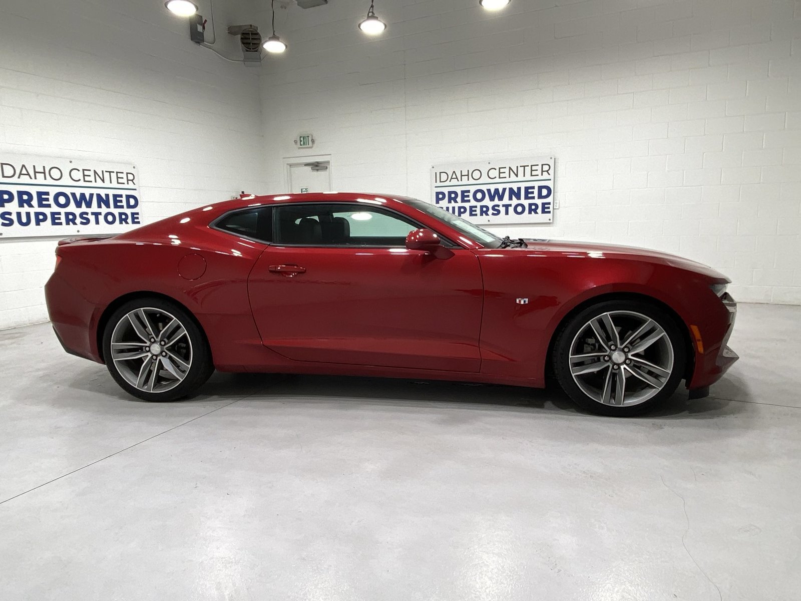Used 2016 Chevrolet Camaro LT RWD image 9