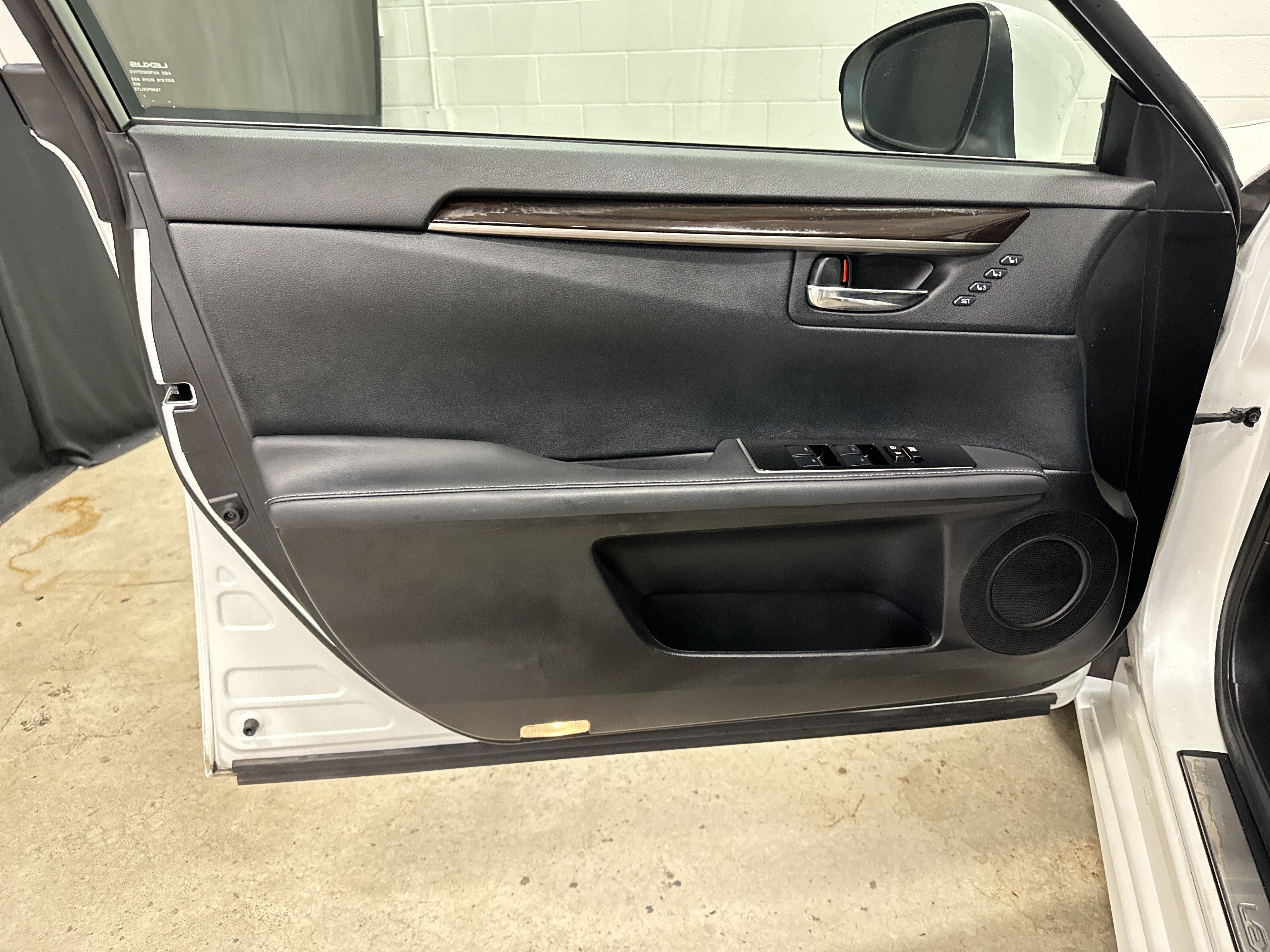 Used 2018 Lexus ES 350 w/ Navigation System Package FWD image 14