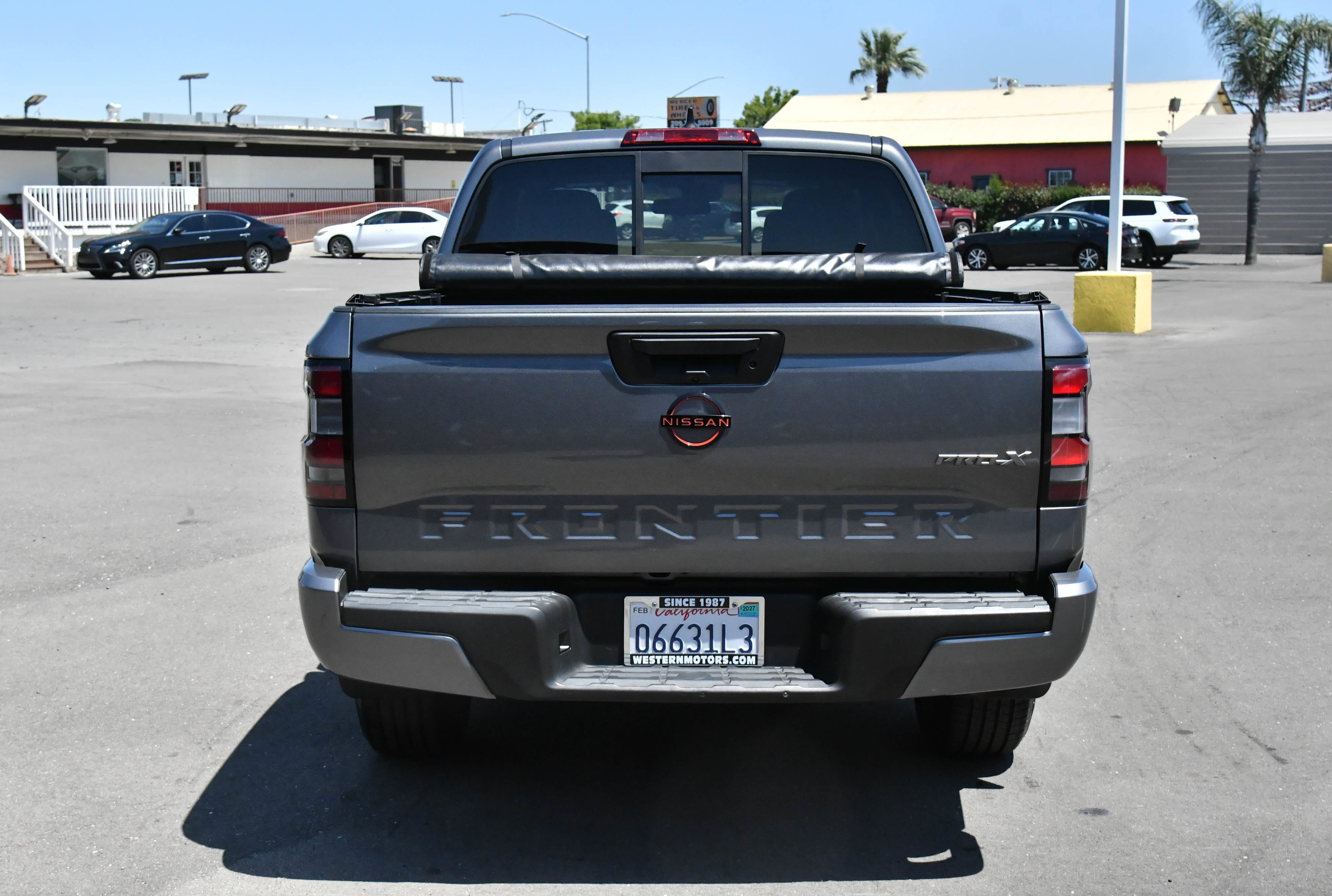 Used 2022 Nissan Frontier Pro-X RWD image 7