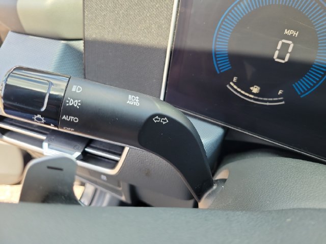 Used 2025 Hyundai Sonata SEL FWD image 25