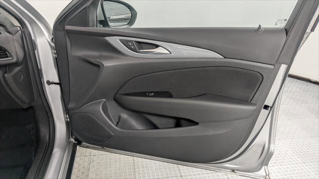 Used 2018 Buick Regal Preferred image 22