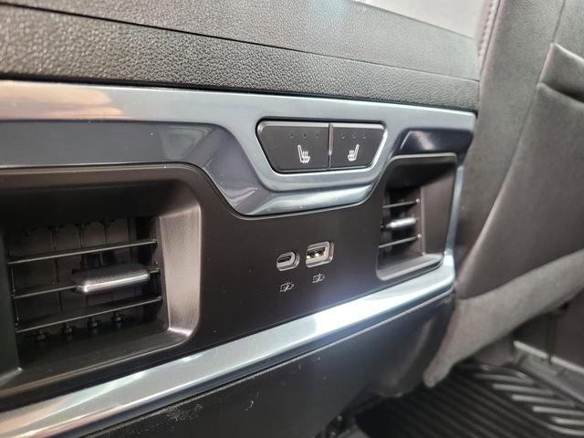 Used 2024 Chevrolet Silverado 2500 LTZ w/ LTZ Texas Edition image 15