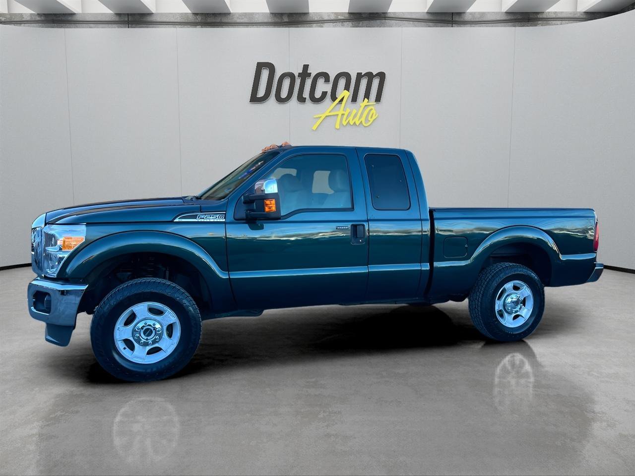 Used 2011 Ford F250 XLT w/ XLT Premium Pkg image 4