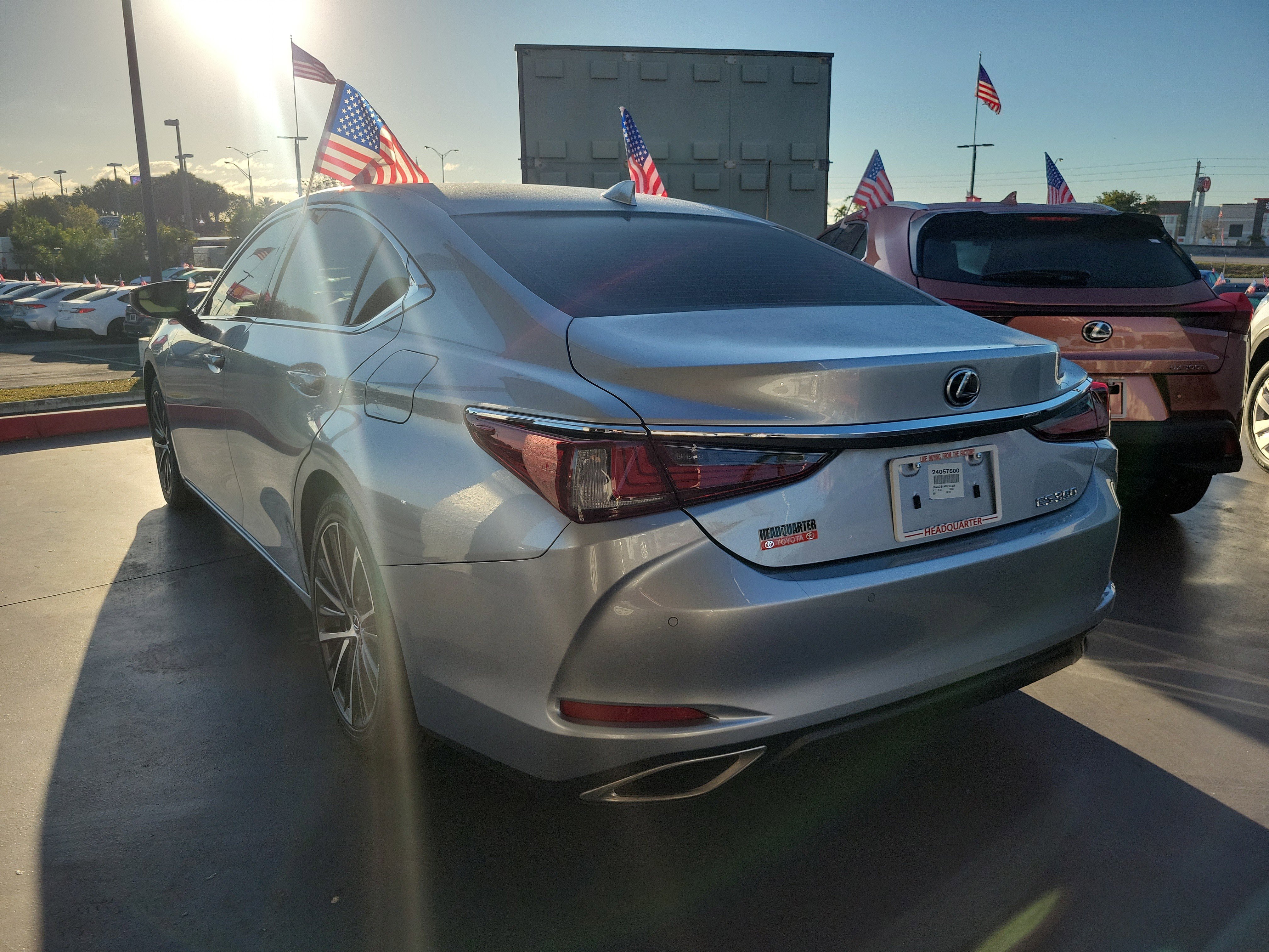 Used 2024 Lexus ES 350 w/ Premium Package image 8