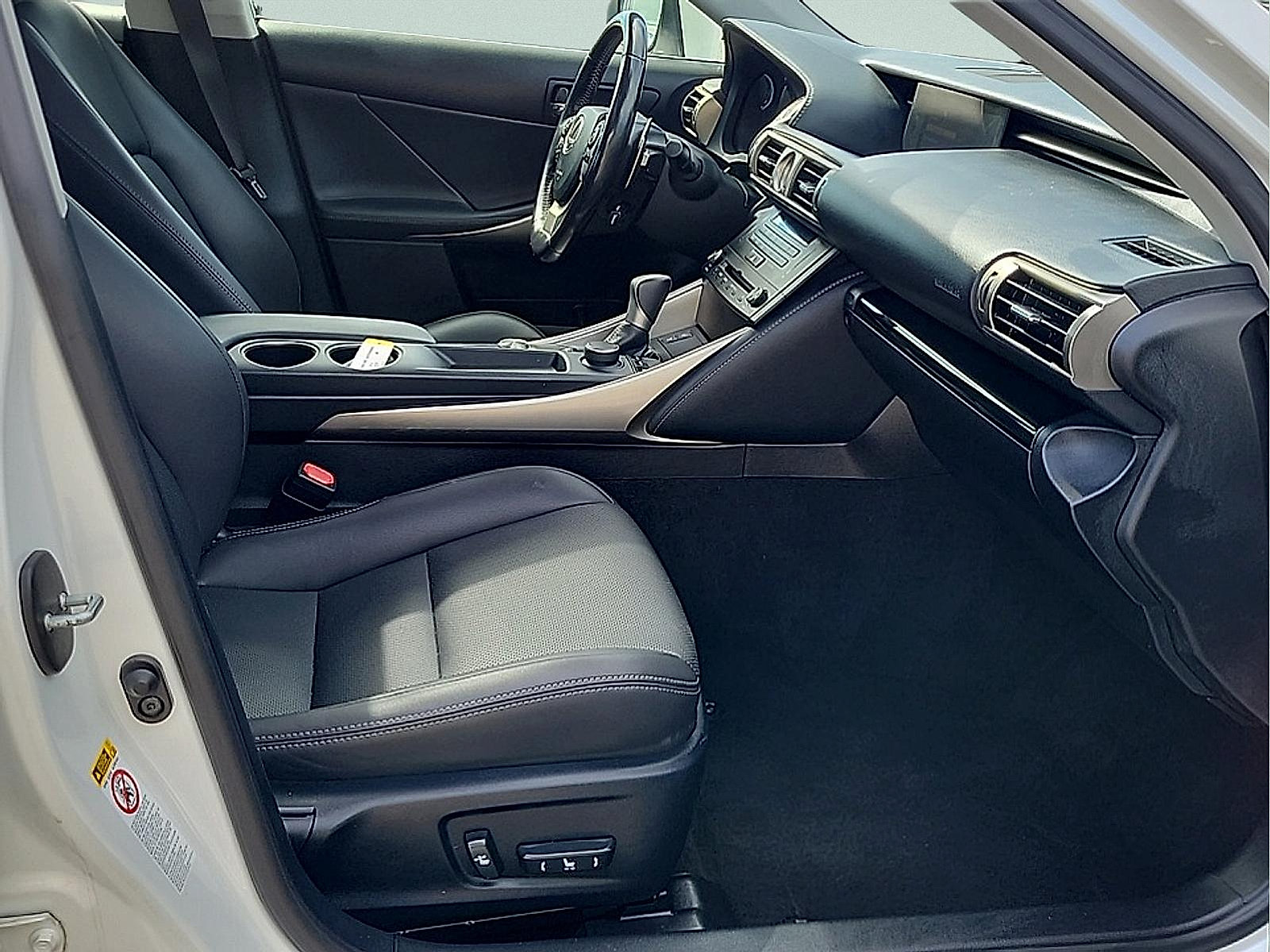 Used 2016 Lexus IS 300 AWD w/ Premium Package image 10